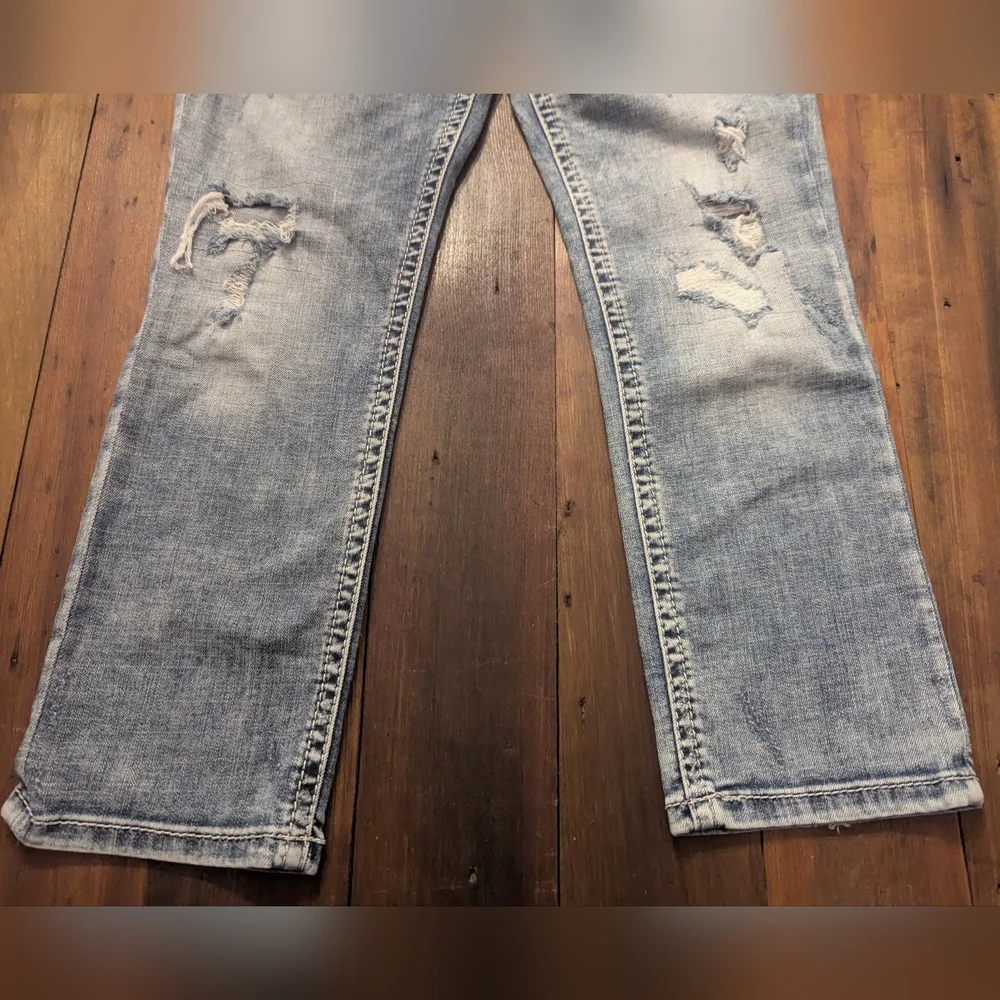 Silver Jeans Suki Mid Capri Light Wash 27x22.5 Distressed‎ Women's Super Stretch